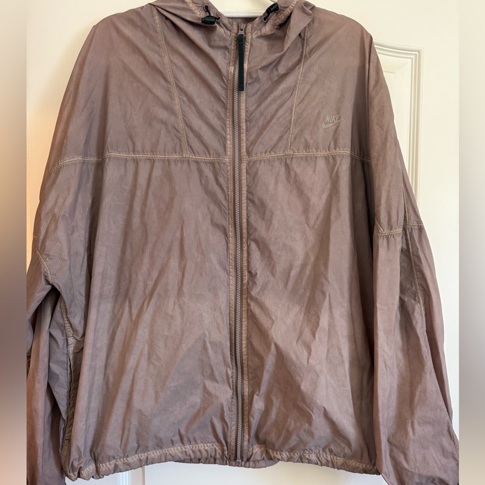 NIKE  UNISEX Tech Pack Light Tan Jacket with Hood. Size Large